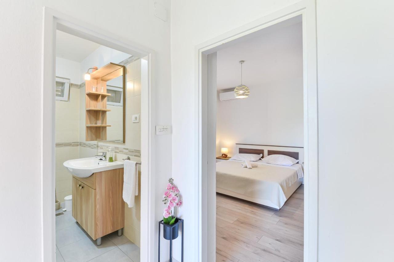 Apartments With A Parking Space Bibinje, Zadar - 12270 Екстериор снимка